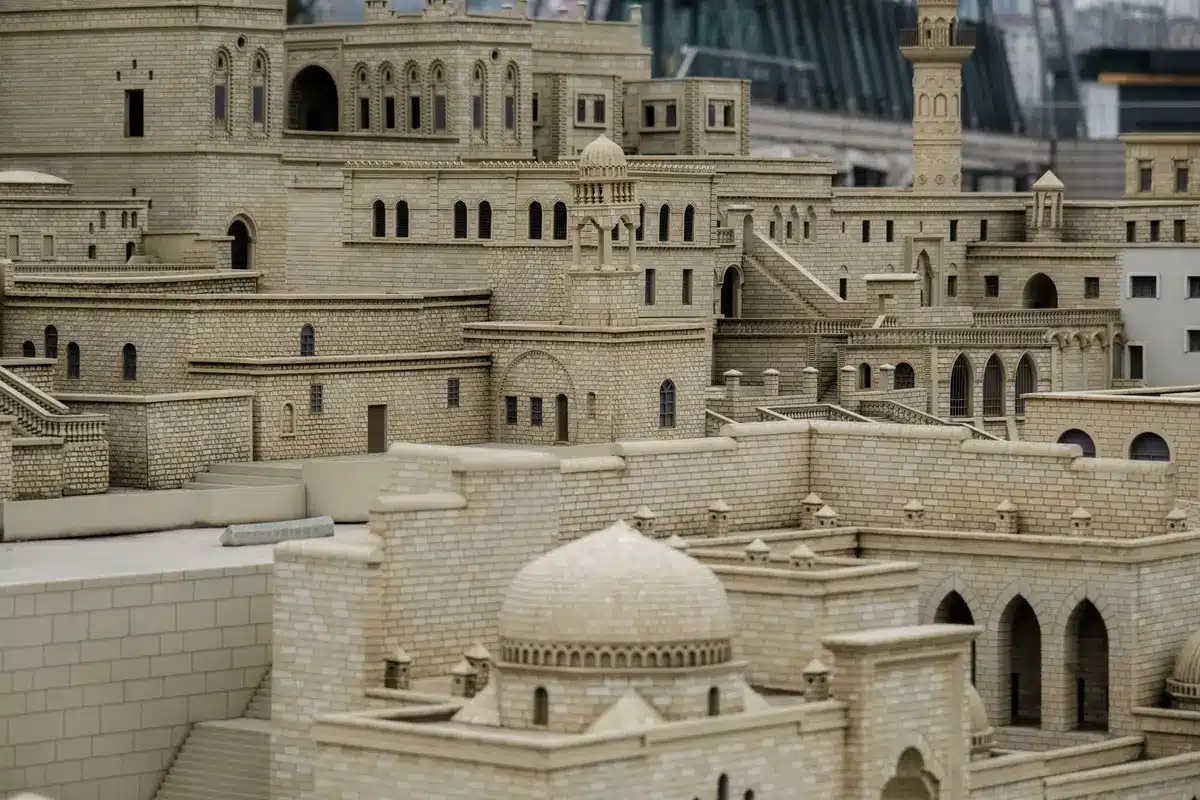Detaillierte Lego-Miniaturmodelle weltbekannter Bauwerke und Stadtlandschaften
