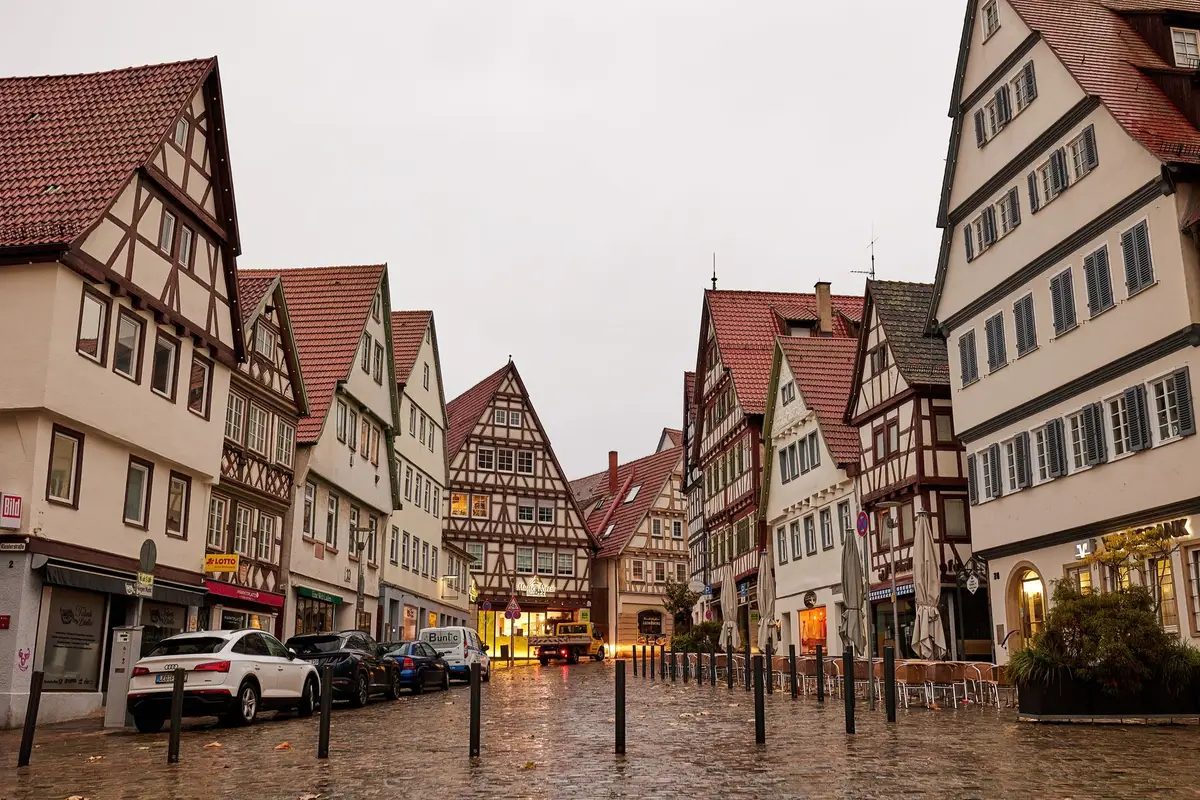 Historische Fachwerkhäuser in einer mittelalterlichen Altstadt
