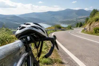 In Spanien drohen Bußgelder für Radreisende ohne Helm