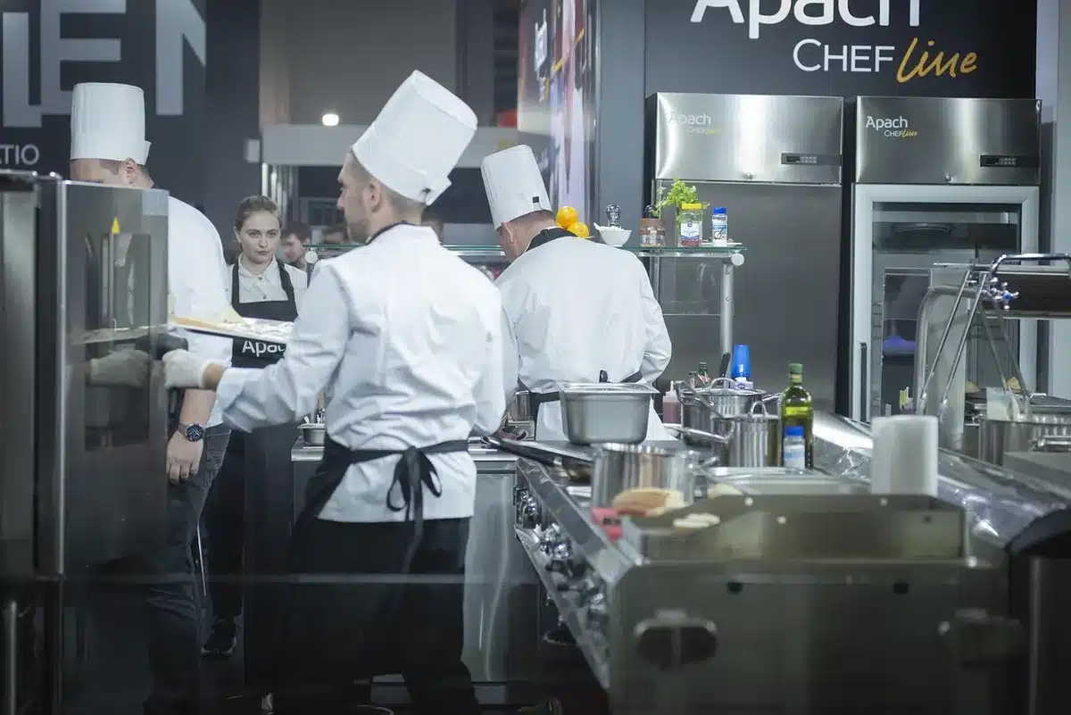 Kulinarische Szene in Réthymnon mit Köchen und lokalen Produkten